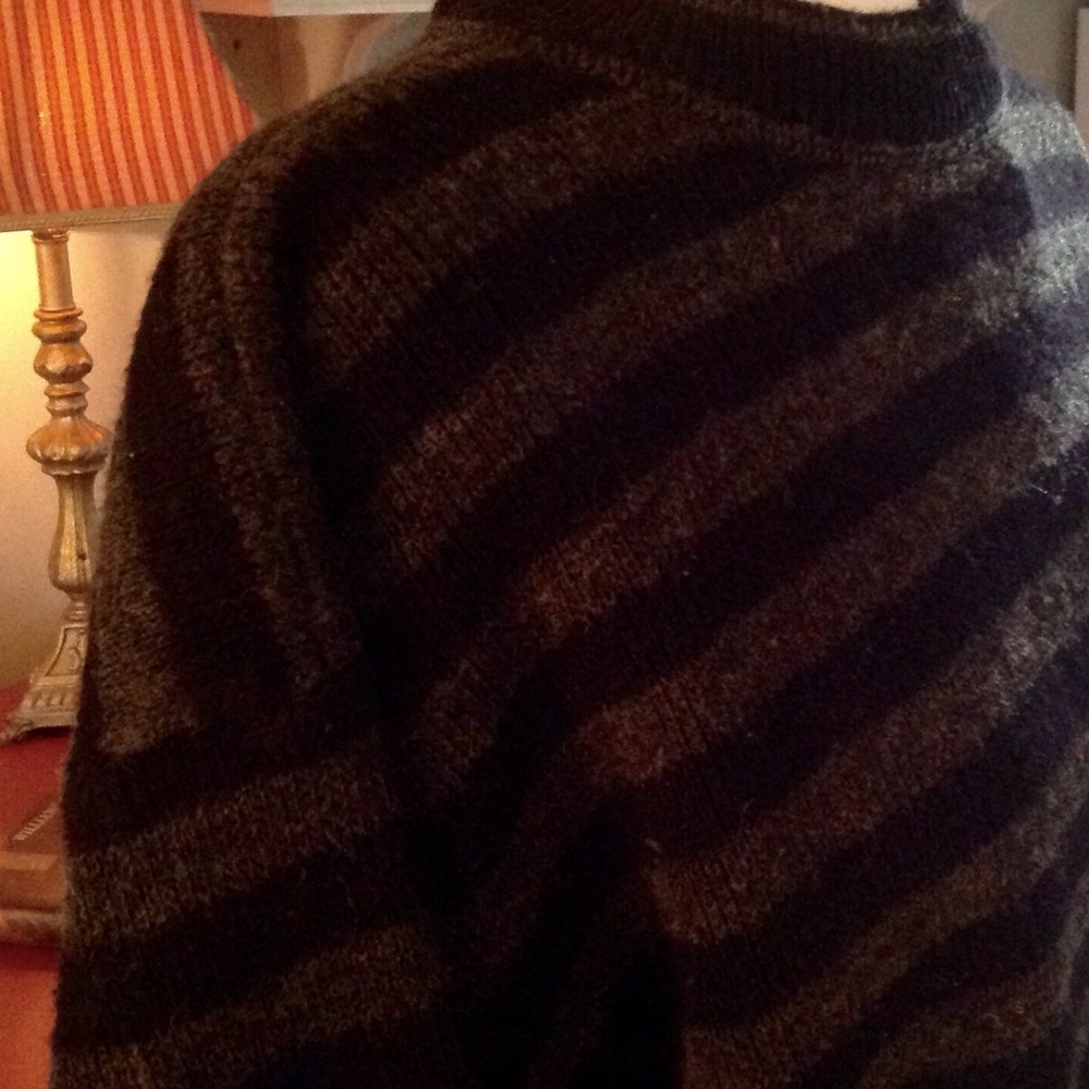 Cropped Sweater Made In Italy - Picture 2 of 7